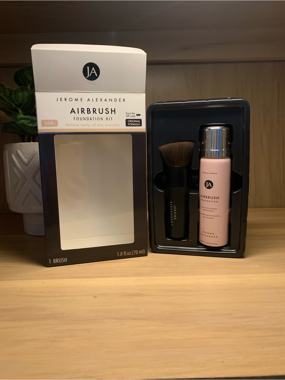 Jerome Alexander Airbrush Foundation kit- Fair - Picture 2 of 6